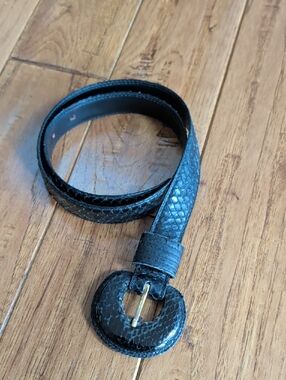 Leo Rexx Black Snake Textured Leather Women’s Belt with Round Buckle